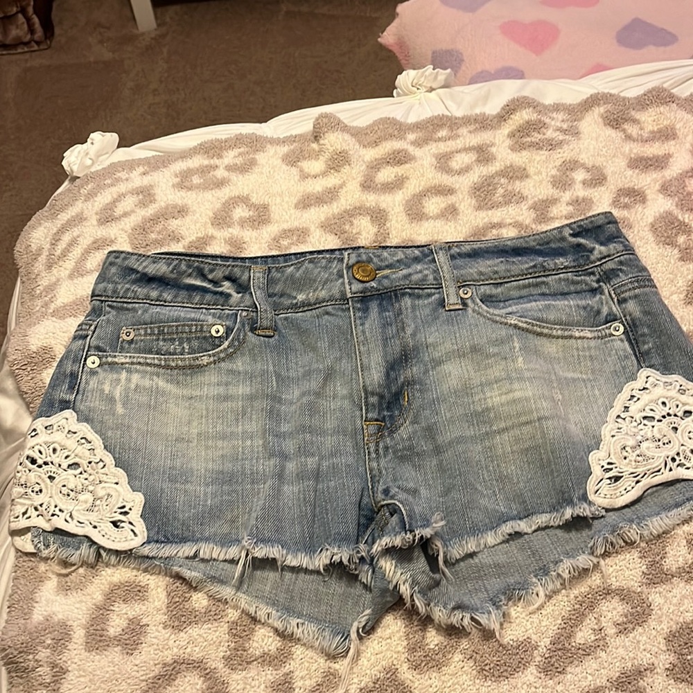 American Eagle Stretch Jean Lace Shorts- size 6